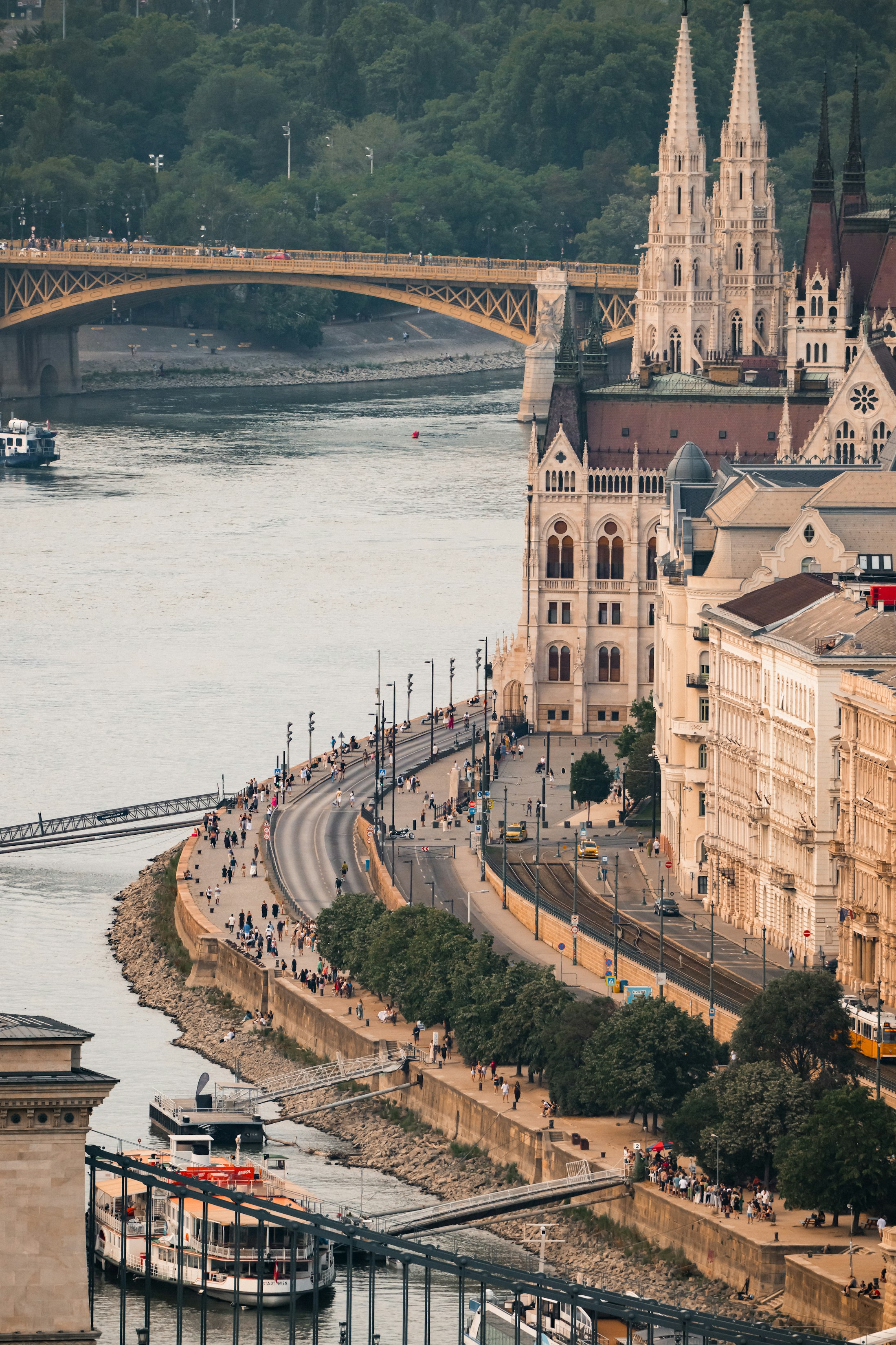 Budapesti Duna-parti látkép